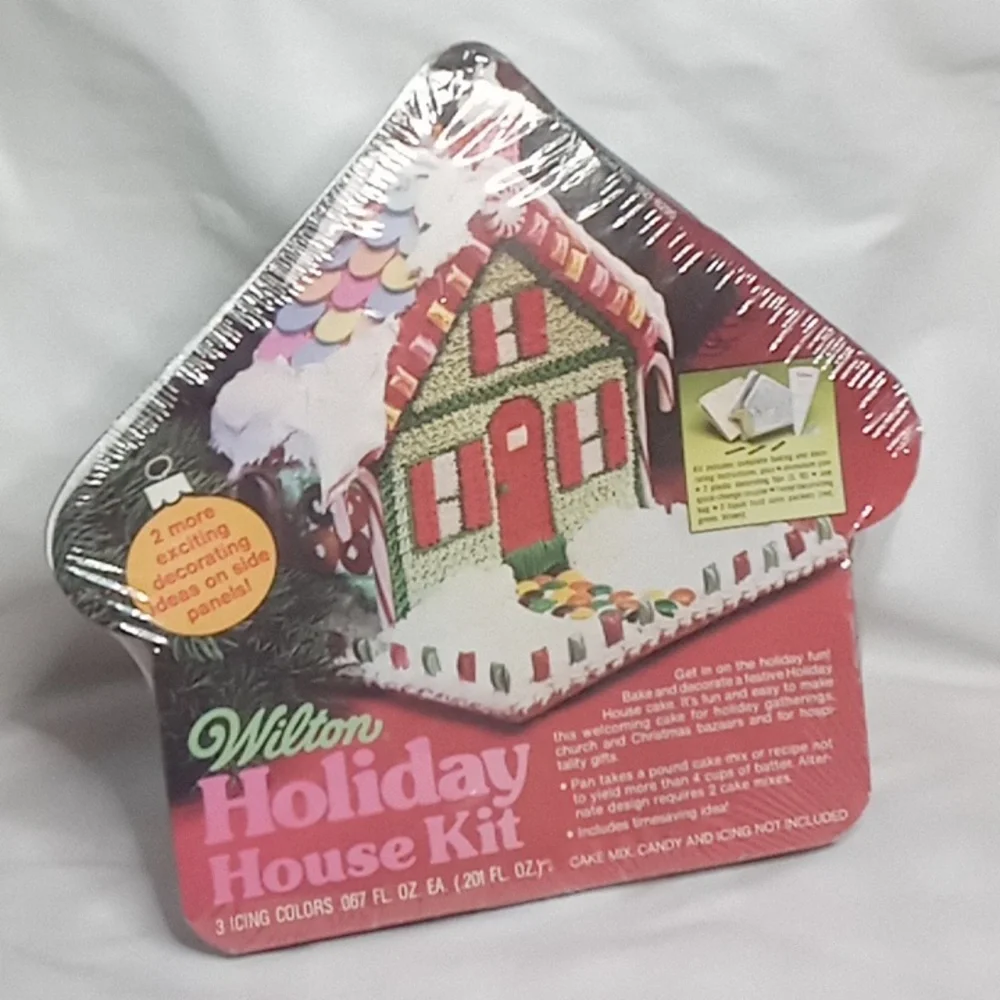 Wilton Holiday House Cake Pan Kit